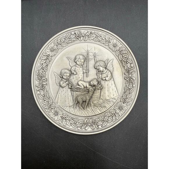 Hudson Pewter 1979 Jesus with Angels Christmas Manger Plate USA 6" - Picture 5 of 8